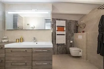 La Bomboniere & Spa Roquebrune-Cap-Martin 3*,